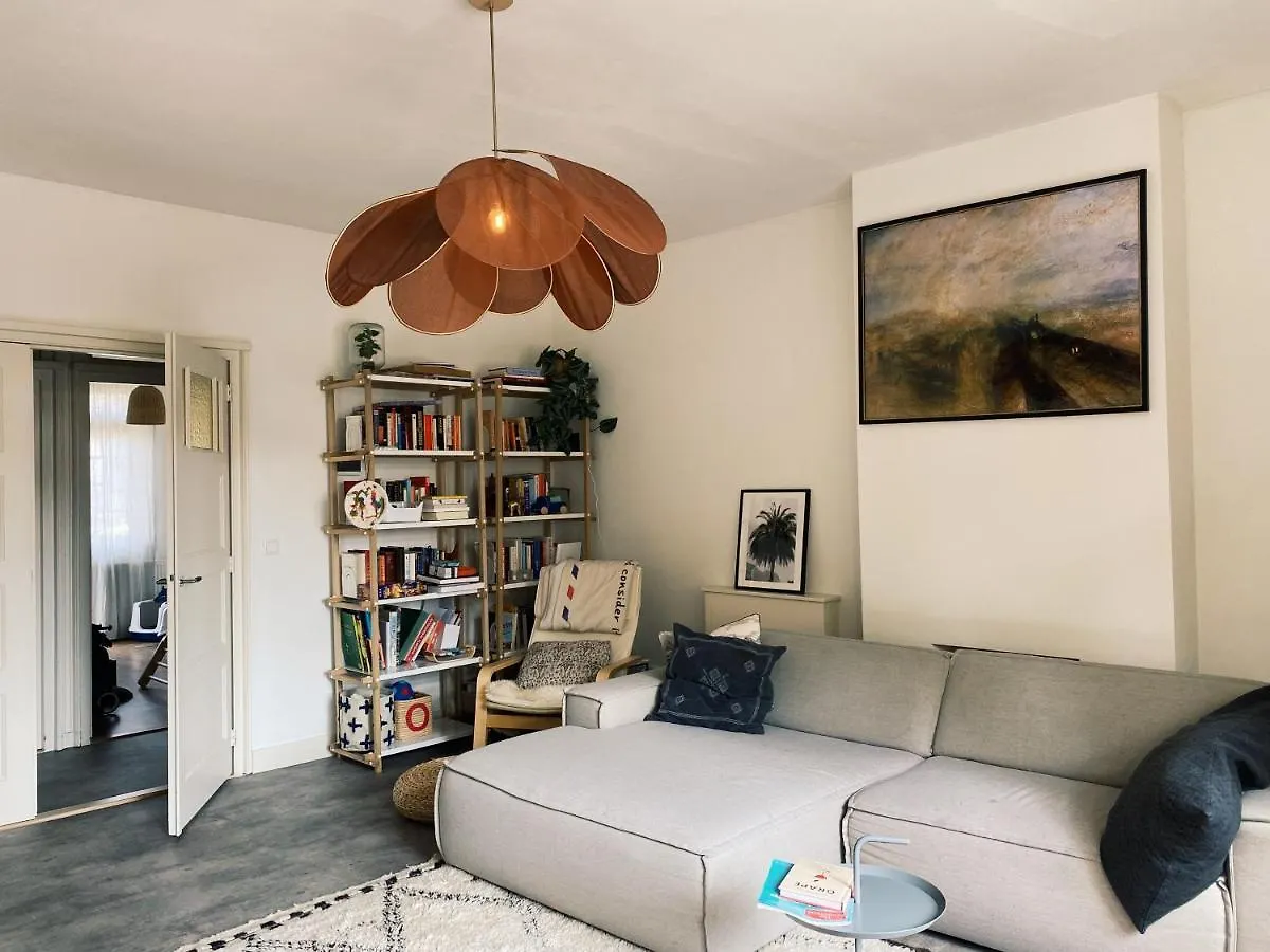 Lovely & Spacious Apartment In 'Old-South' Area Amesterdão Países Baixos