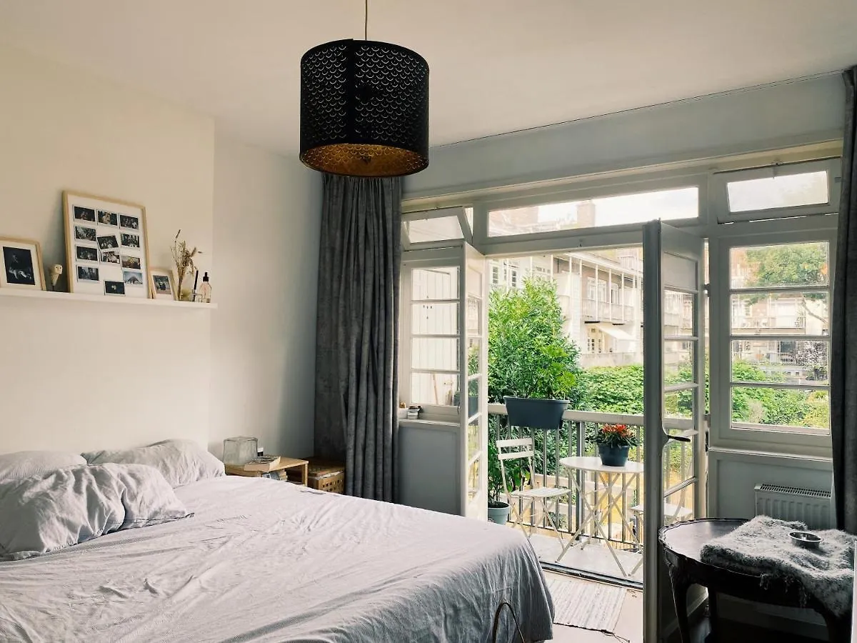 Lovely & Spacious Apartment In 'Old-South' Area Amesterdão